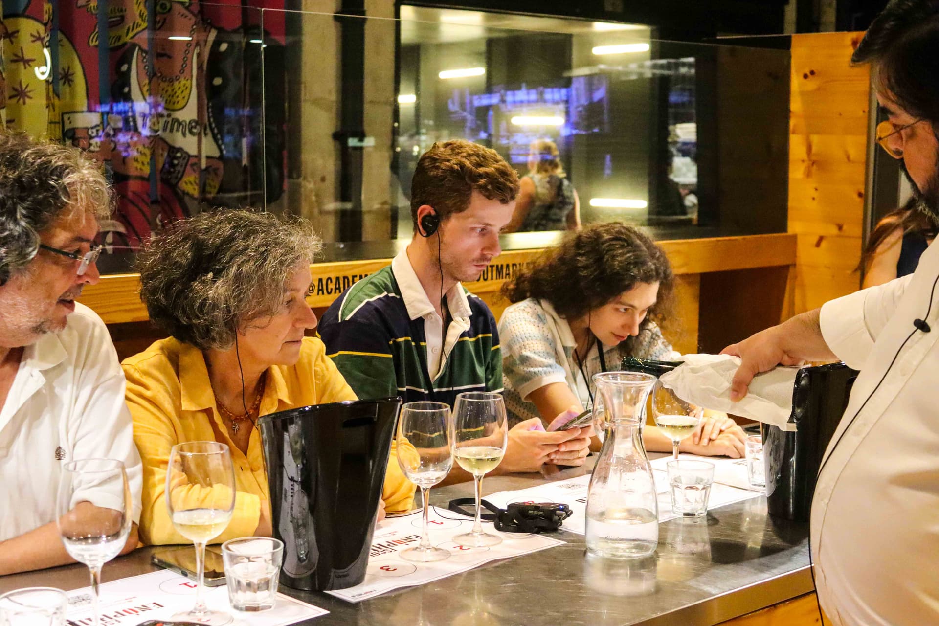 🍷+🎓 ESCOLA ENÓPHILO RENOVA OFERTA FORMATIVA E LEVA O CONHECIMENTO SOBRE VINHO A MAIS PÚBLICOS E TERRITÓRIOS